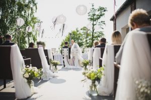 piekne miejsca na slub plenerowy restauracja sloneczna sierakow 3 300x200 - piekne-miejsca-na-slub-plenerowy-restauracja-sloneczna-sierakow (3)
